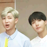 [방탄소년단] 오늘은 태태 미모에 <b>한</b> 번 발리고