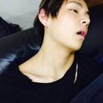 [방탄소년단] 근데 태태 이사진 왤케 <b>창백</b>해