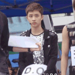 [EXO] 자~ <b>이름표</b>받고 저쪽으로 가시면 돼요~