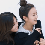 [에이핑크] 윤애기 보며 엄마<b>미소</b>짓는 정엄마