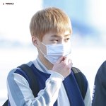 [EXO] 민석이 귀 뚫은 <b>흔적</b>
