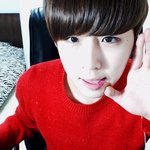 [EXO] 얘 비제이인데 백현 상위<b>호환</b>인듯