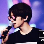 [EXO] 백현 얘는 여친도 있으면서 자꾸 <b>호모</b>놀음하네