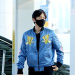 [백현] 파란<b>점퍼</b>백현고화질, 어깨 ㅠ