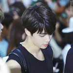 [방탄소년단] <b>석</b>진이는 지나치게 잘생겼다