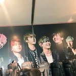 [방탄소년단] 신촌 <b>백화점</b> 전광판