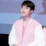 [경수] 경수 오늘 버스에서 저녁 먹었구나