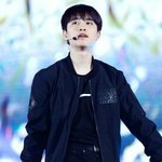 [도경수] 150524 디오 <b>옷</b> <b>정보</b> 좀 알 수 있을까요