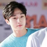 <b>민트</b>색이 어울리는 男아이돌