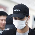 [EXO] 씨1발종인이 <b>공항</b>에서 그대로입고 자고 카몽왓네시발 