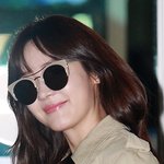[엔터톡] 늙지 않는 <b>꿀피부</b> 성유리 공항패션