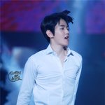 [백현] 콘서트중에정장<b>셔츠</b>입히신분