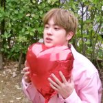 [방탄소년단] 나를 <b>정사각형</b> 성애자라고 불러줘..ㅎ