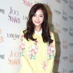 봄 입고 온 하연수