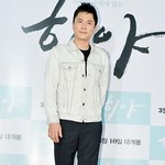 세월의 흔적이 느껴지는 <b>이기찬</b>
