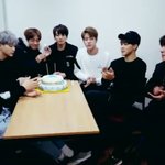 [방탄소년단] 김태형 뒤에서<b>윙크</b>함