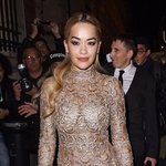 남자들 시선 <b>한몸</b>에 받는 의상