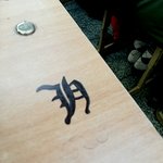 [인피니트] ㅅㄷ? 학교내책상인데 잘그렷니.?