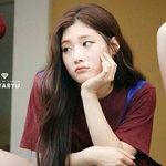 근데 나 화면에 <b>정채</b>연 나올때마다 놀람
