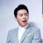 <b>조정석</b> 초근접 꿀피부