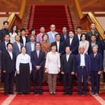 [댓글부탁해] 기부 많이해서 대통령 <b>초청</b>받은 아이돌