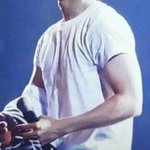 [EXO] <b>디오</b> <b>백현</b> 팔근육 비교짤.ㅈㅍㅈ
