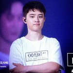 [EXO] <b>역시</b> 경수는 눈썹정리+머리가 시급한거였어