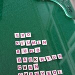 [EXO] 내가 <b>책상</b>에 이걸 붙였거든..