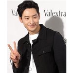 <b>반듯</b>한 잘생김의 정석 이제훈