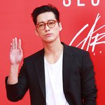 안경 쓴 남궁민