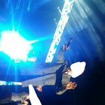 친구가 올공 갔을때 돌출옆에 <b>펜스</b> 잡았을때랑 2~3줄 에서 봤을때래