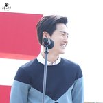 <b>빙구</b> 웃음 짓는 男女 아이돌