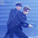 [EXO] 눈감고사진<b>고르기</b>