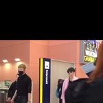 [방탄소년단] 남준이 <b>기럭지</b>보고 감탄함