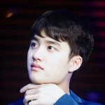 [<b>경수</b>] 맞아.. 게다가 말하는 목소리도 좋잖아