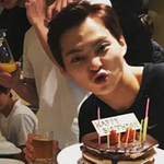 [EXO] 민석이도 손에 술?