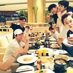 [EXO] 정상팬들아 잠이나 <b>자자</b> 우리~!!