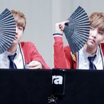 [방탄소년단] 와 끼부리는거 <b>보소</b>