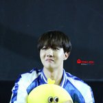[방탄소년단] 호석이가 <b>인형</b> 계속 가지고 놀고싶데