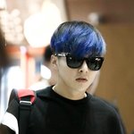 시선 <b>강탈</b> 男 아이돌 파란 머리