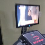 [EXO] 아 ㅅㅂ옆사람 <b>런닝</b>타면서 엠넷 보는데