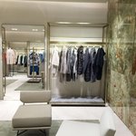 프랑스 명품 브랜드 이브<b>살로몬</b> 신세계 강남점 매장 오픈