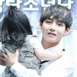 [방탄소년단] <b>뷔</b> 손크기
