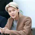 [EXO] 오세훈 다정한 짤 보고 싶어서 <b>사진첩</b> 보는데