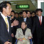 [EXO] 카이가 휠체어탄 이유.<b>jpg</b>