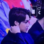 [EXO] 가재회장님 귀파시네요