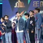 [카이] 엑소 음악풍운방 최고<b>인기</b> <b>해외</b>그룹상 축하축하