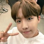 [방탄소년단] <b>호석</b>이 이사진 ㄹㅕ우ㄱ님 닮지않았어???