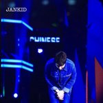 [<b>경수</b>] 목소리 안 쓰고 있는데