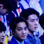 [EXO] 여친이랑 <b>맛집투어</b> 다니니깐 얼굴상태가